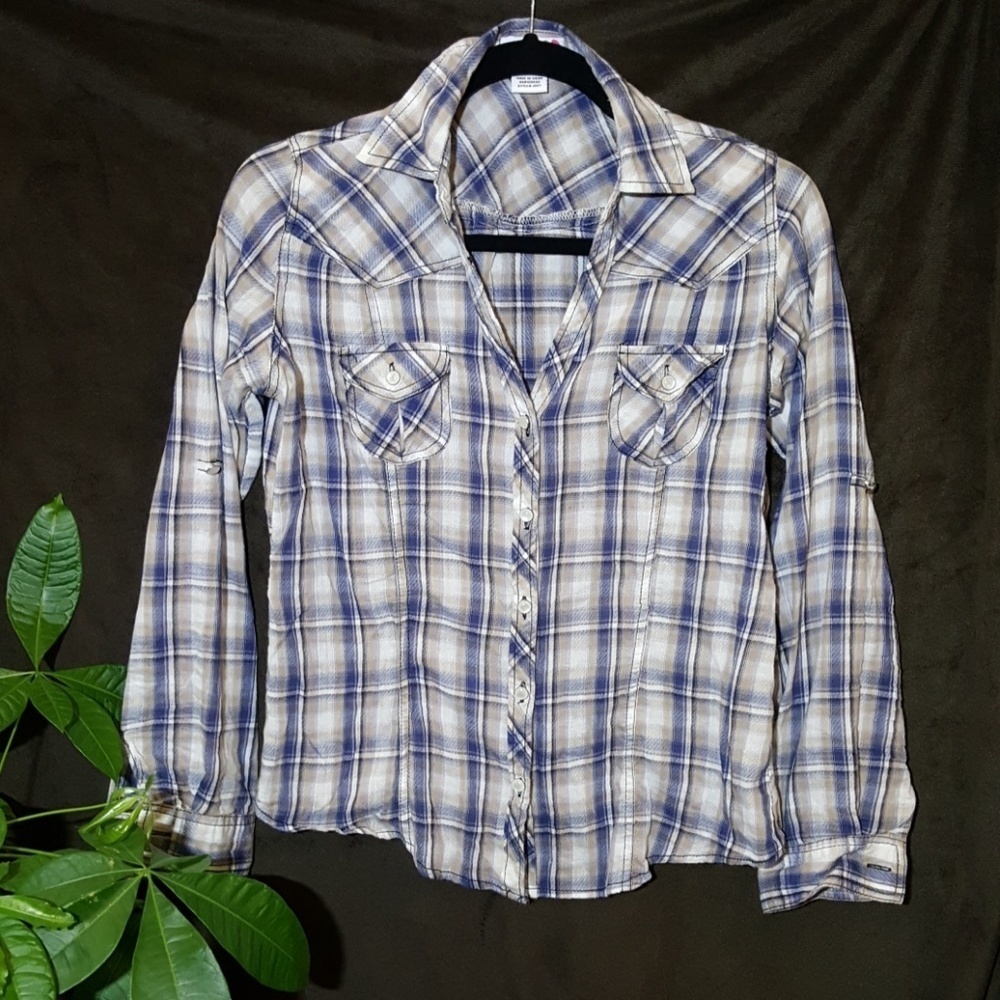 BODY CENTRAL longsleeve blue plaid button-up shirt